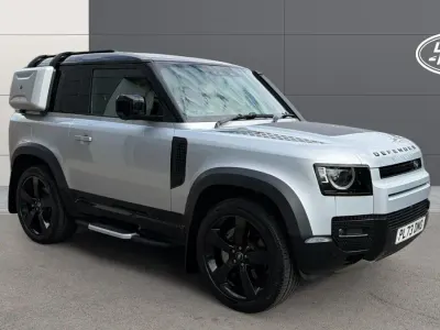 Usado Land Rover Defender HSE Dynamic 300 HP (220 kW) 2023 Prateado SUV