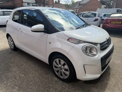 Używany Citroën C1 Feel 82 KM (60 kW) 2016 Biały Hatchback