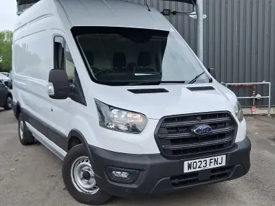 Usado Ford Transit 130 HP (95 kW) 2023 Branco Van