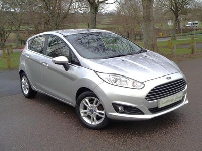 Used Ford Fiesta Zetec 82 HP (60 kW) 2014 Moondust silver metallic Hatchback