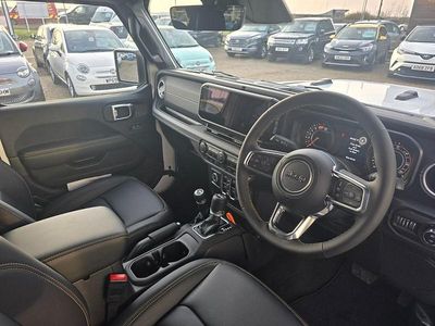 Used Jeep Wrangler Sahara 272 HP (200 kW) 2024 White SUV