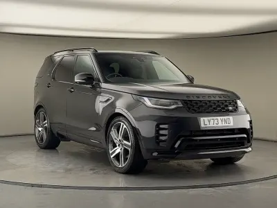 Usado Land Rover Discovery 5 HSE Dynamic 300 HP (220 kW) 2024 Cinzento SUV
