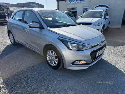 Used Hyundai i20 SE 84 HP (61 kW) 2017 Silver Hatchback
