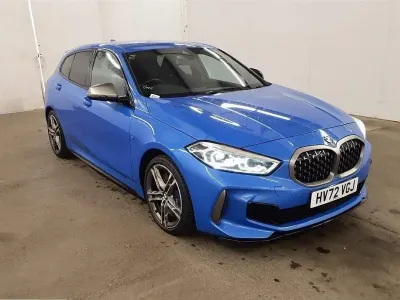 Begagnad BMW M135 Comfort Edition 306 HK (225 kW) 2022 Blå Halvkombi
