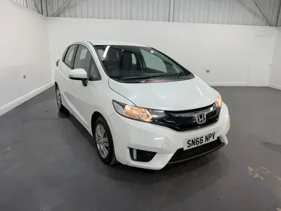 Used Honda Jazz S 102 HP (75 kW) 2016 White Hatchback