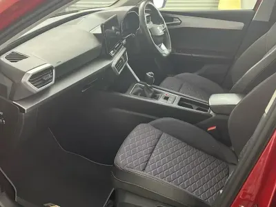 Begagnad Seat Leon FR 150 HK (110 kW) 2020 Halvkombi
