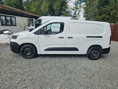 Used Peugeot Partner Premium 131 HP (96 kW) 2022 White MPV