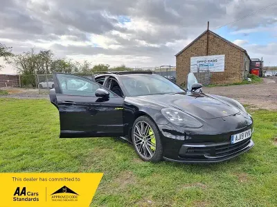 Usado Porsche Panamera 462 CV (339 kW) 2019 Negro Utilitario
