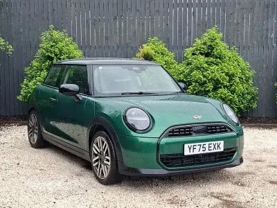 Used Mini Cooper Classic 114 kW (156 HP) 2025 Green Hatchback