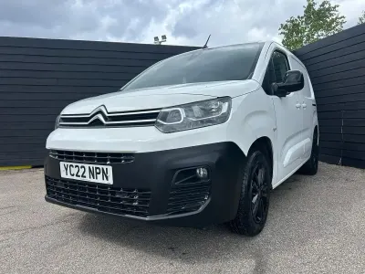 Second-hand Citroën Berlingo 100 CP (73 kW) 2022 Alb Monovolum