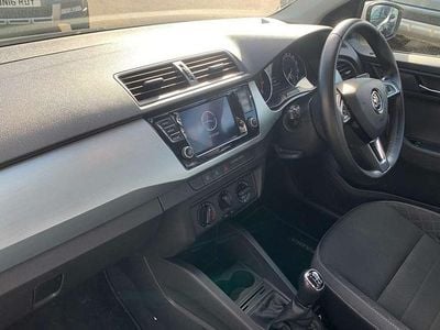 Used Skoda Fabia SE 73 HP (53 kW) 2018 White Hatchback