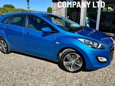 Begagnad Hyundai i30 SE 110 HK (80 kW) 2015 Blå Kombi