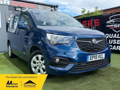 Used Vauxhall Combo S 100 HP (73 kW) 2019 Blue MPV