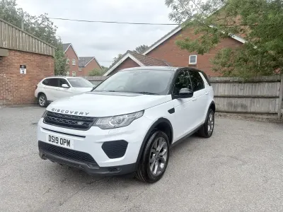 Used Land Rover Discovery Sport Landmark 180 HP (132 kW) 2019 White SUV