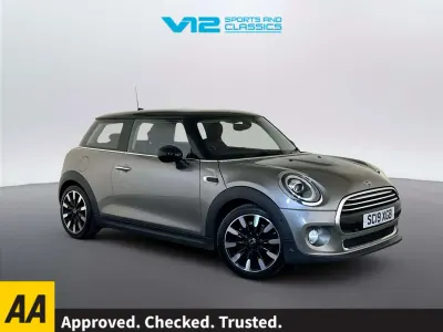Usado Mini Cooper Exclusive 136 HP (100 kW) 2019 Prateado Citadino