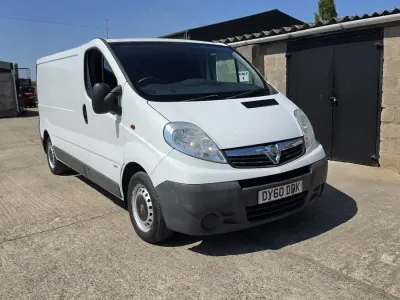 Used Vauxhall Vivaro 115 HP (84 kW) 2010 White MPV