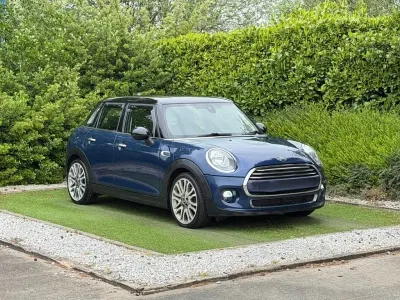 Usado Mini Cooper D Hatch 116 CV (85 kW) 2016 Azul Utilitario