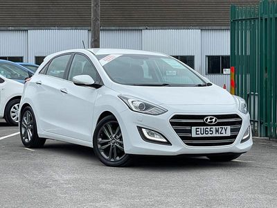 White Used 2015 Hyundai i30 Premium Hatchback | £8,499 (Expensive)