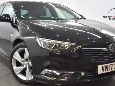 Used Vauxhall Insignia SRi 170 HP (125 kW) 2017 Black Hatchback