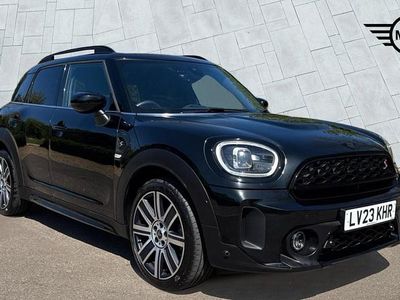 Begagnad Mini Cooper S Exclusive 2023 Svart Halvkombi