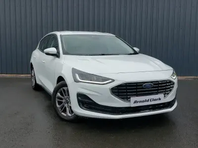 Używany Ford Focus Titanium 125 KM (91 kW) 2023 Biały Hatchback