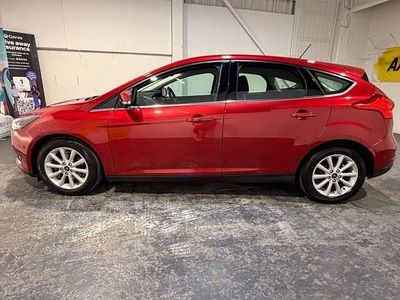 Used Ford Focus Titanium 120 HP (88 kW) 2017 Red Hatchback