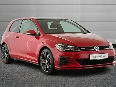 Begagnad VW Golf VII GTI 245 HK (180 kW) 2019 Röd Halvkombi