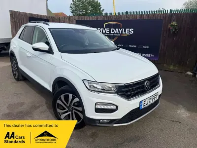 Usado VW T-Roc Active 150 HP (110 kW) 2021 Branco SUV
