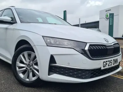 Usado Skoda Octavia SE Technology 113 CV (83 kW) 2025 Blanco Familiar