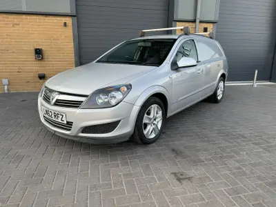 Used Vauxhall Astra Sportive 125 HP (91 kW) 2012 Silver Van