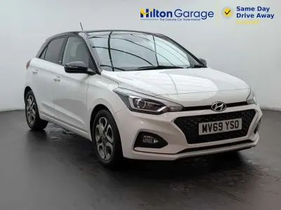 Used Hyundai i20 84 HP (61 kW) 2019 White Hatchback