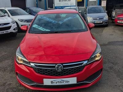 Used Vauxhall Astra Elite 160 HP (117 kW) 2017 Red Hatchback