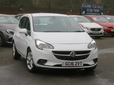 Used Vauxhall Corsa 75 HP (55 kW) 2016 White Hatchback