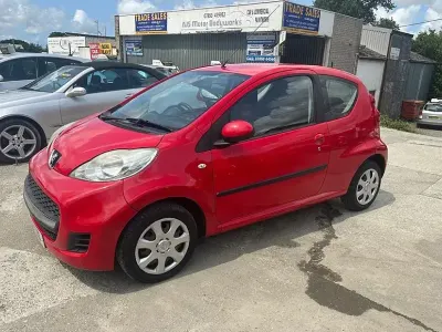 Second-hand Peugeot 107 68 CP (50 kW) 2011 Roșu Hatchback