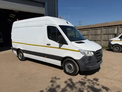 Używany Mercedes Sprinter Progressive 168 KM (123 kW) 2021 Biały Van