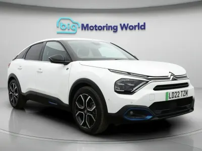 Used Citroën e-C4 Shine 100 kW (136 HP) 2022 White Hatchback