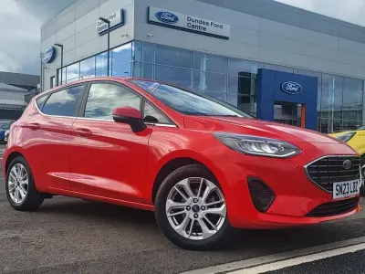 Usado Ford Fiesta Titanium 2023 Rojo Utilitario