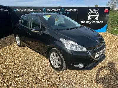 Gebraucht Peugeot 208 Active 82 PS (60 kW) 2015 Schwarz Kleinwagen