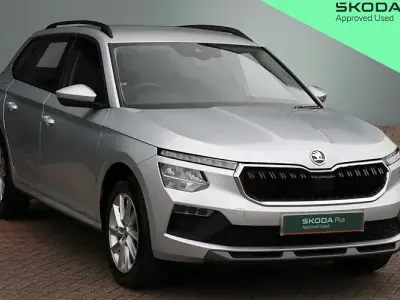 Käytetty Skoda Kamiq SE 95 HP (69 kW) 2025 Hopea Katumaasturi