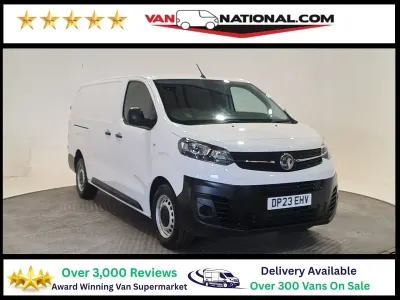 Usado Vauxhall Vivaro 100 HP (73 kW) 2023 Branco Monovolume