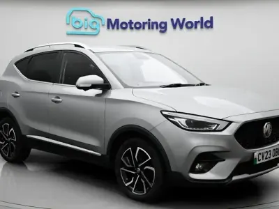 Usado MG ZS Exclusive 106 HP (77 kW) 2023 Prateado SUV