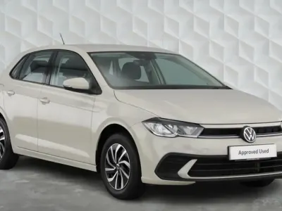 Usado VW Polo Life 95 HP (69 kW) 2021 Cinzento Citadino