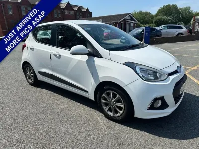 Used Hyundai i10 Premium 66 HP (48 kW) 2015 White Hatchback