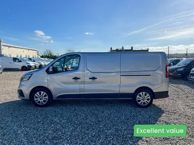 Begagnad Renault Trafic 2022 Grå