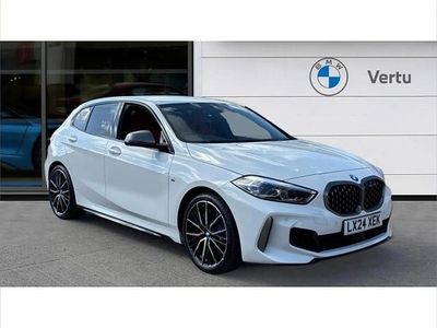 Begagnad BMW M135 Comfort Edition 306 HK (225 kW) 2024 Vit Halvkombi