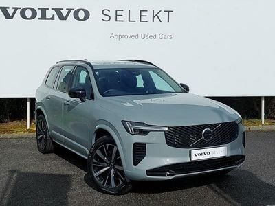 Neu Volvo XC90 Plus 250 PS (183 kW) 2025 Grau SUV