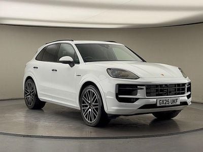 Carrara white metallic Used 2025 Porsche Cayenne SUV | £88,000 (Fair price)