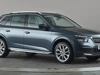 Käytetty Skoda Kamiq SE L 116 HP (85 kW) 2020 Harmaa Katumaasturi