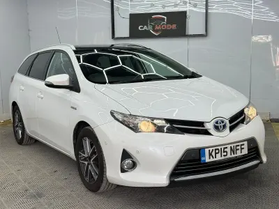 Used Toyota Auris Hybrid