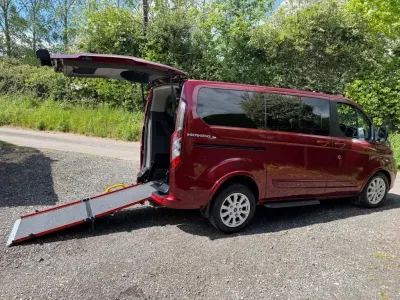 Used Ford Tourneo Custom Titanium 130 HP (95 kW) 2022 Red Van